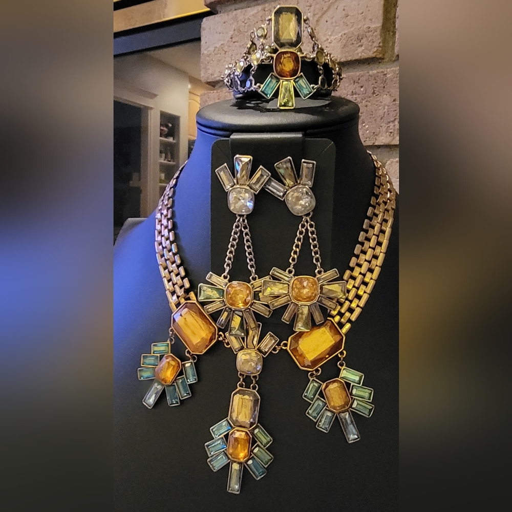 Sam Edelman Set Necklace, Bracelet and Earrings Gold and Blue Geometric